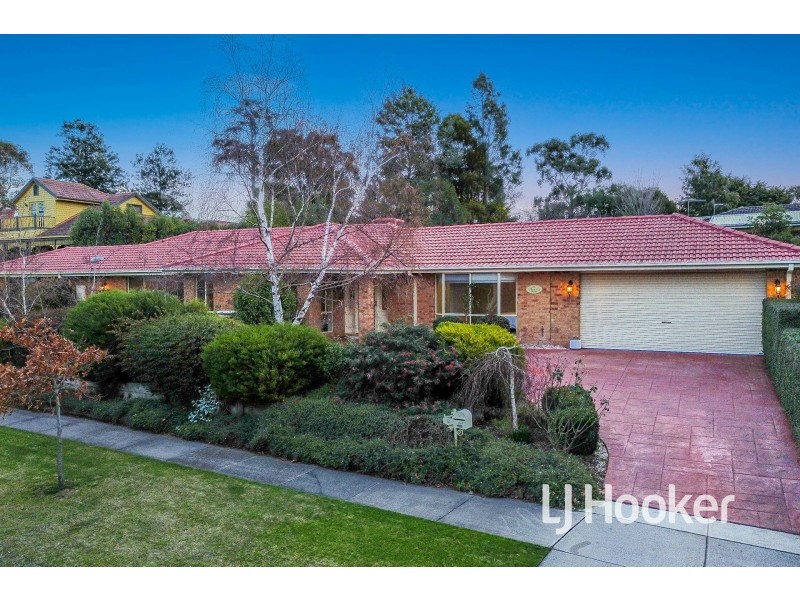 12 Baltaser Drive, Pakenham VIC 3810