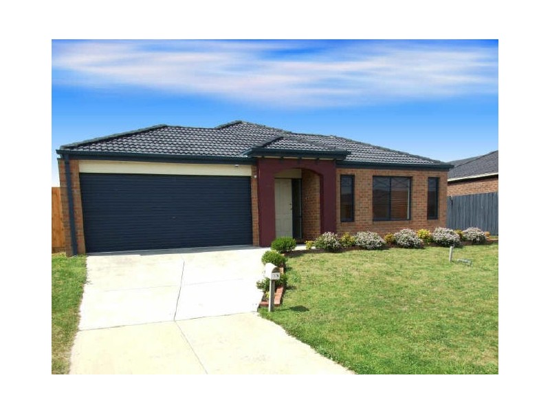 15 Camelia Way, Pakenham VIC 3810