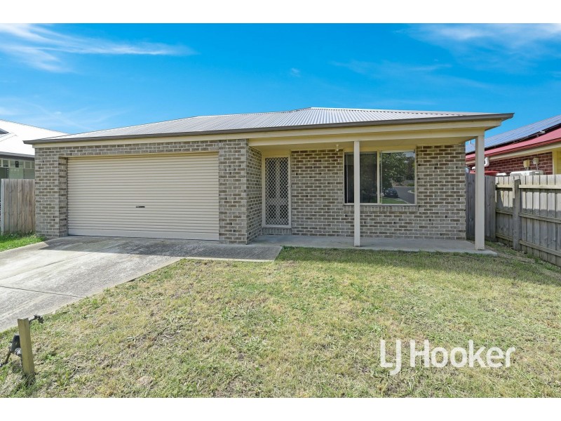 9 Tribuzi Close, Pakenham VIC 3810
