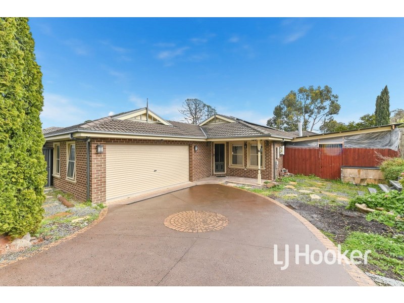 5 Renlik Court, Pakenham VIC 3810