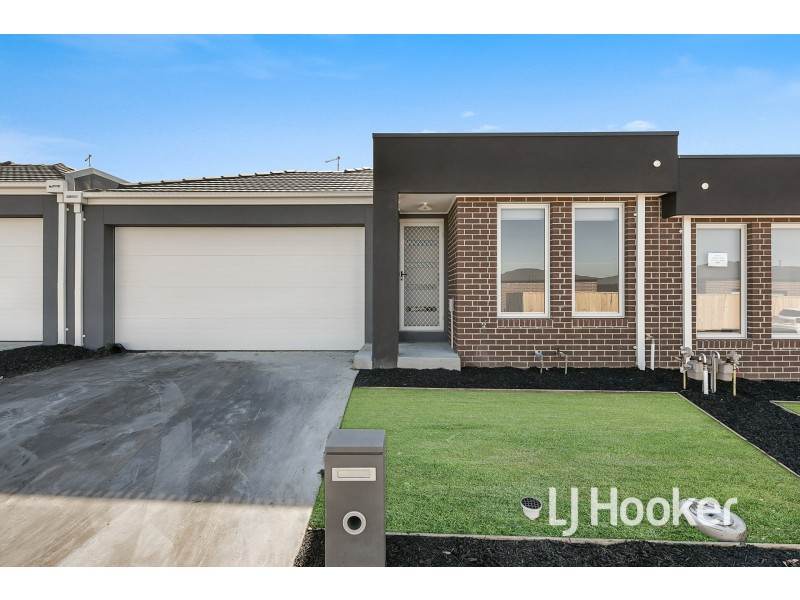 5 Shiraz Way, Pakenham VIC 3810
