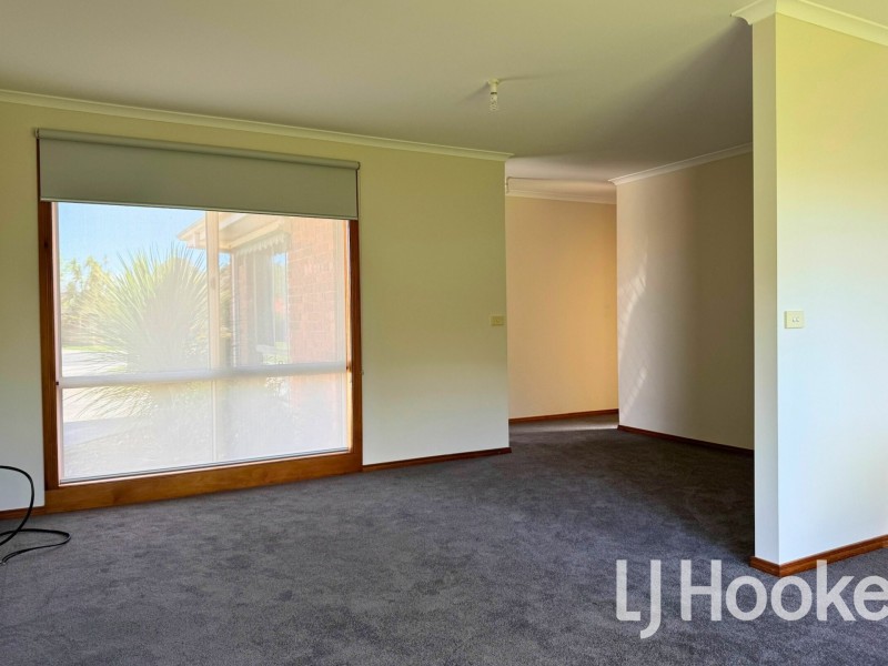 2/9 Sheffield Court, Pakenham VIC 3810