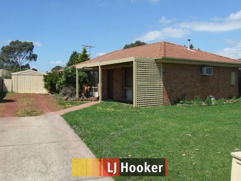 41 Kingston Avenue, Pakenham VIC 3810