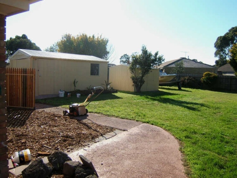 41 Kingston Avenue, Pakenham VIC 3810