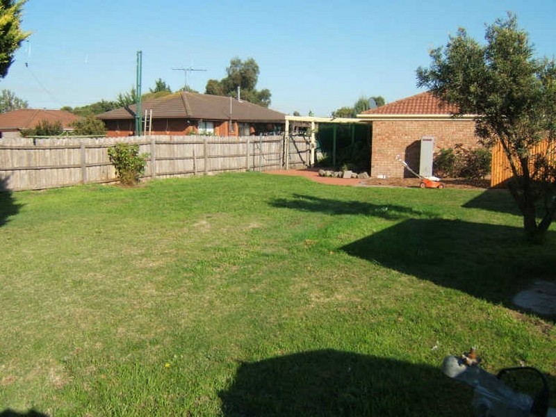 41 Kingston Avenue, Pakenham VIC 3810