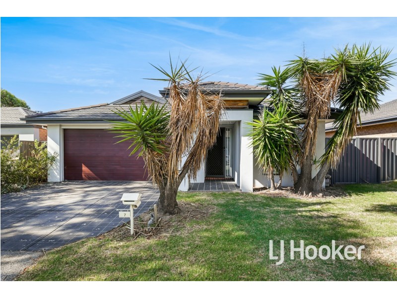 7 Seville Street, Pakenham VIC 3810