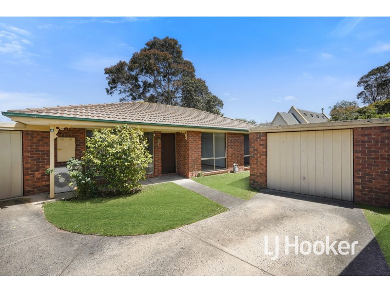 4/3 Main Street, Pakenham VIC 3810