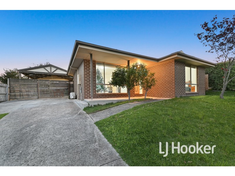 13 Tuscany Rise, Pakenham VIC 3810
