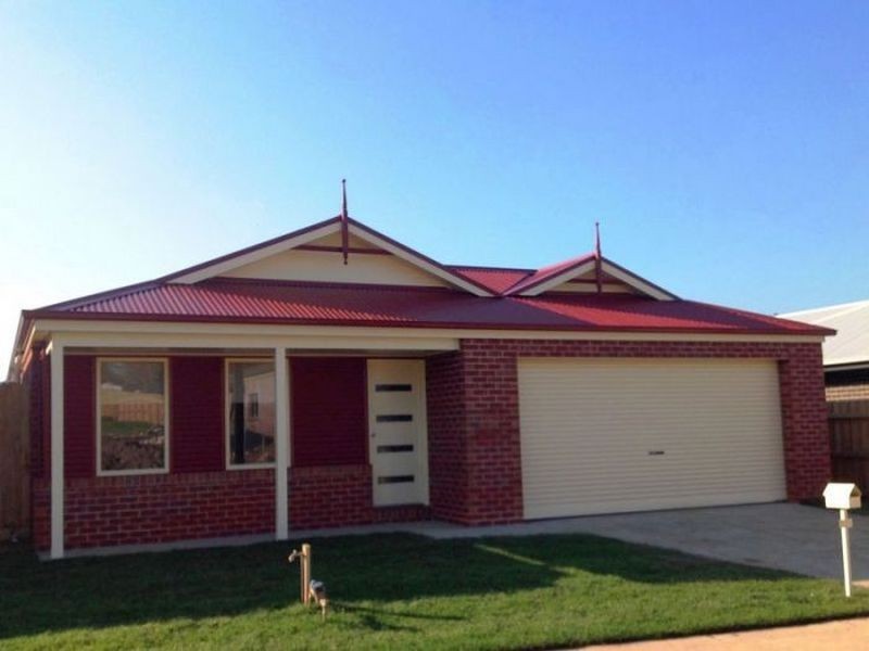 5 Tribuzi Close, Pakenham VIC 3810
