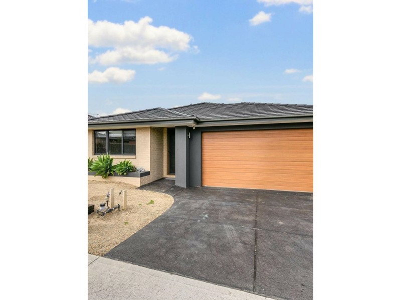 7 Berkley Street, Pakenham VIC 3810