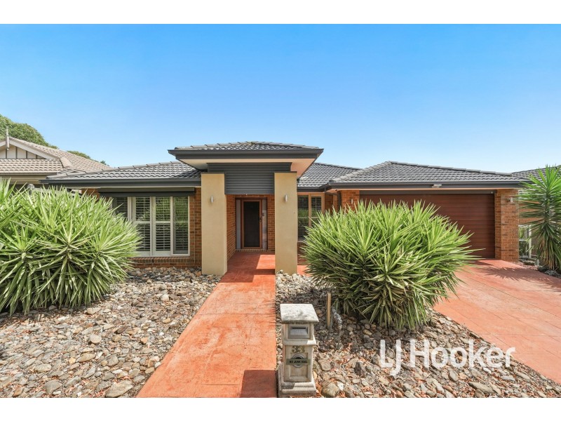 33 Bohemia Crescent, Pakenham VIC 3810