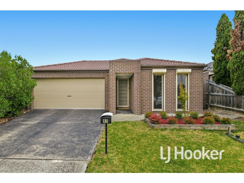 97 Melissa Way, Pakenham VIC 3810