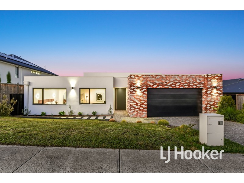 11 Kingston Heath Drive, Drouin VIC 3818