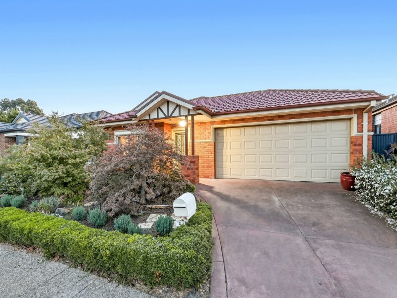 5 Benambra Close, Pakenham VIC 3810