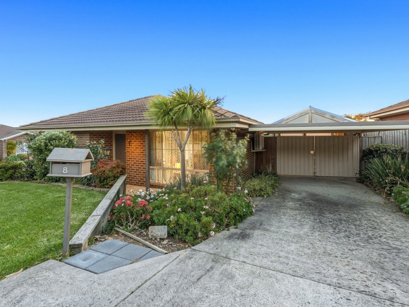 8 Snow Gum Court, Pakenham VIC 3810