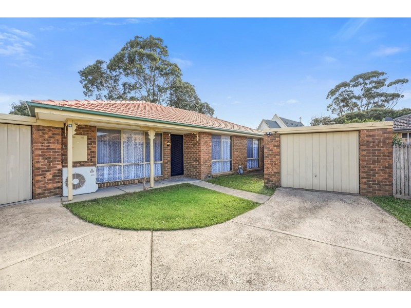 4/3 Main Street, Pakenham VIC 3810