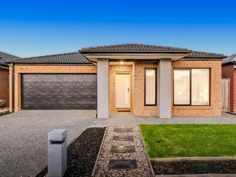 15 Charming Loop, Officer VIC 3809