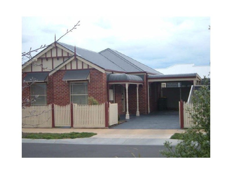 1 Moroka Green, Pakenham VIC 3810