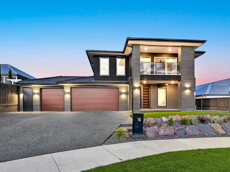 18 Oakrind Rise, Officer VIC 3809