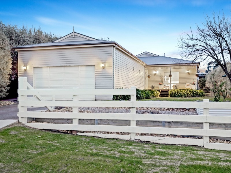 8 Nylander Road, Bunyip VIC 3815