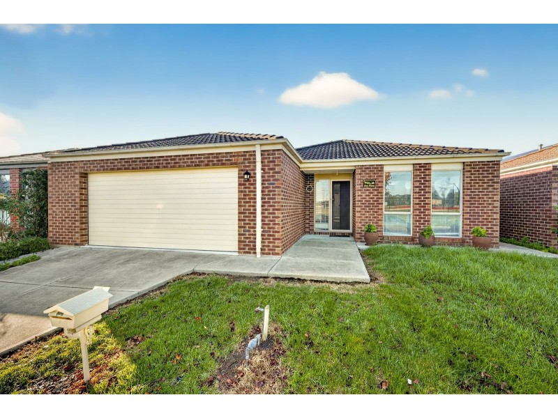 26 Cumberland Drive, Pakenham VIC 3810