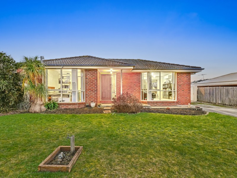 60 Balmoral Way, Pakenham VIC 3810