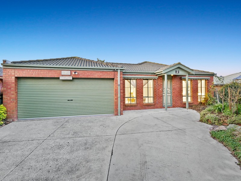 2 Falcon Place, Pakenham VIC 3810