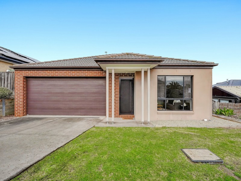 9/3 Manor View, Pakenham VIC 3810