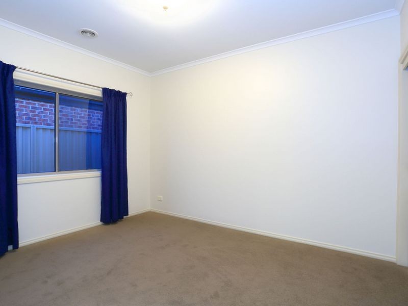39 Spring Circuit, Pakenham VIC 3810
