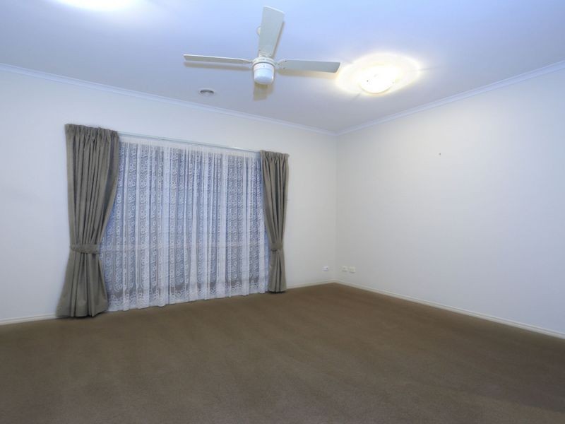 39 Spring Circuit, Pakenham VIC 3810
