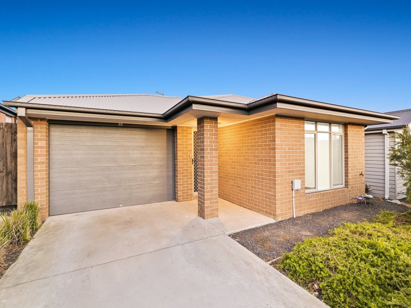 26 Cabernet Way, Pakenham VIC 3810
