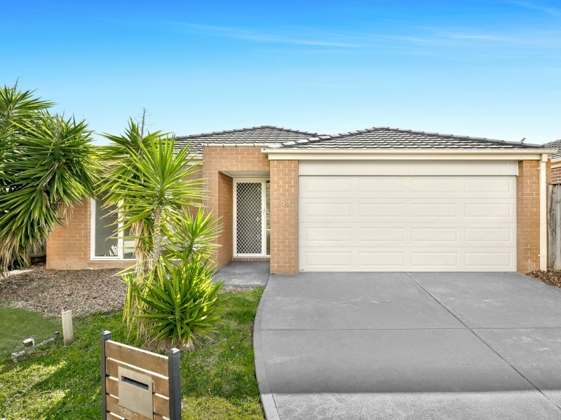 88 Fallingwater Drive, Pakenham VIC 3810
