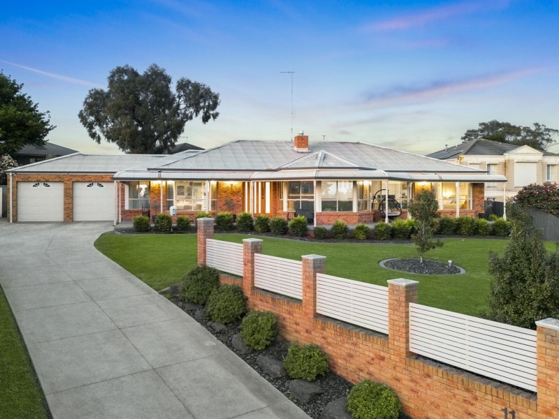 11 Briarwood Close, Garfield VIC 3814
