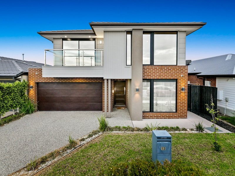 13 Maxwell Street, Officer South VIC 3809