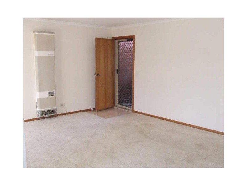 4/63 Pommel Street, Pakenham VIC 3810