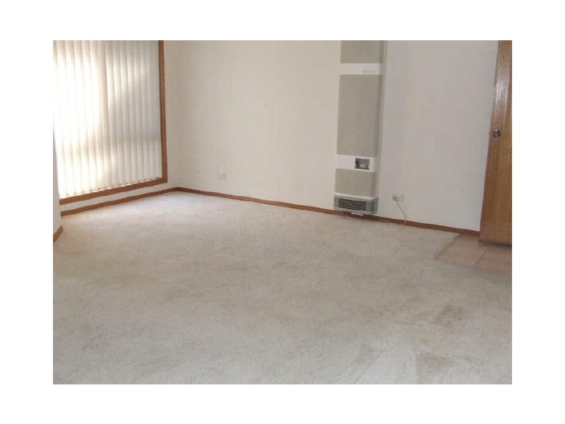 4/63 Pommel Street, Pakenham VIC 3810