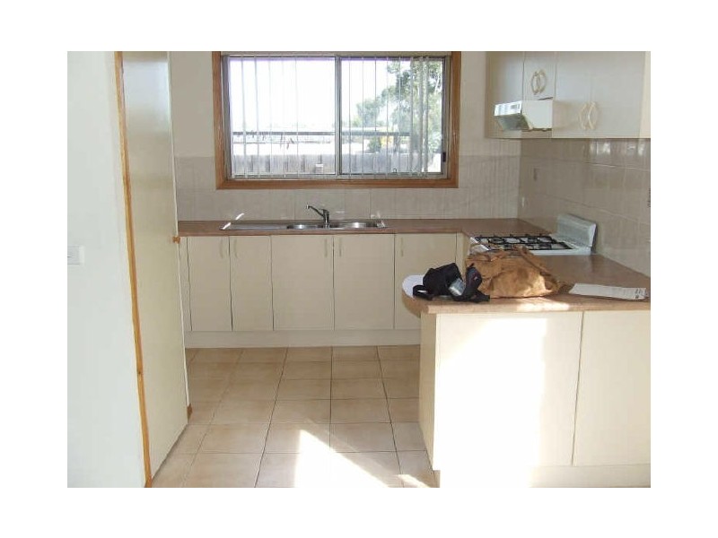 4/63 Pommel Street, Pakenham VIC 3810