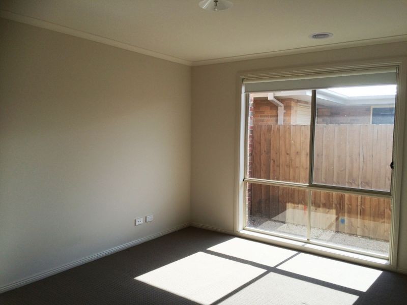 17 Tribuzi Close, Pakenham VIC 3810