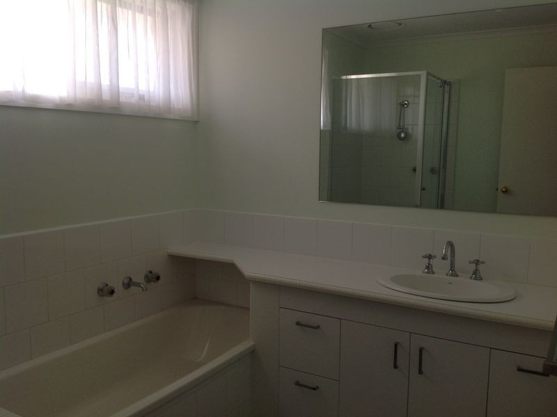 15 Diane Close, Pakenham VIC 3810