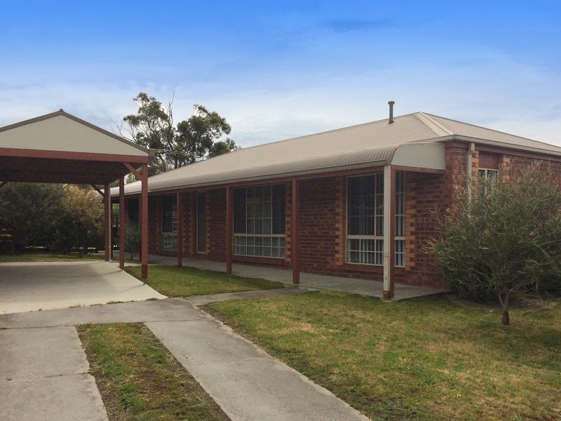 58 Balmoral Way, Pakenham VIC 3810