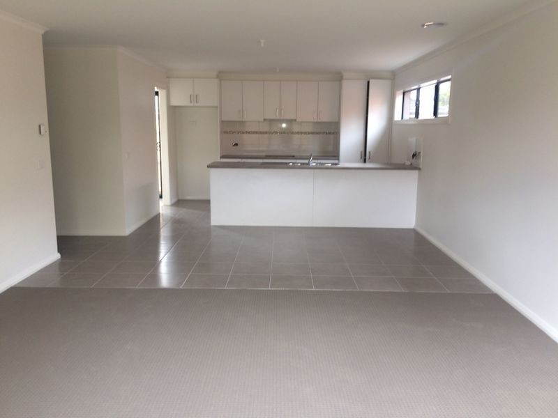 1/1-3 James Street, Pakenham VIC 3810