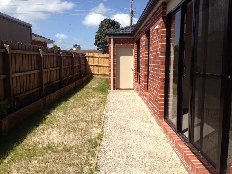 1/1-3 James Street, Pakenham VIC 3810