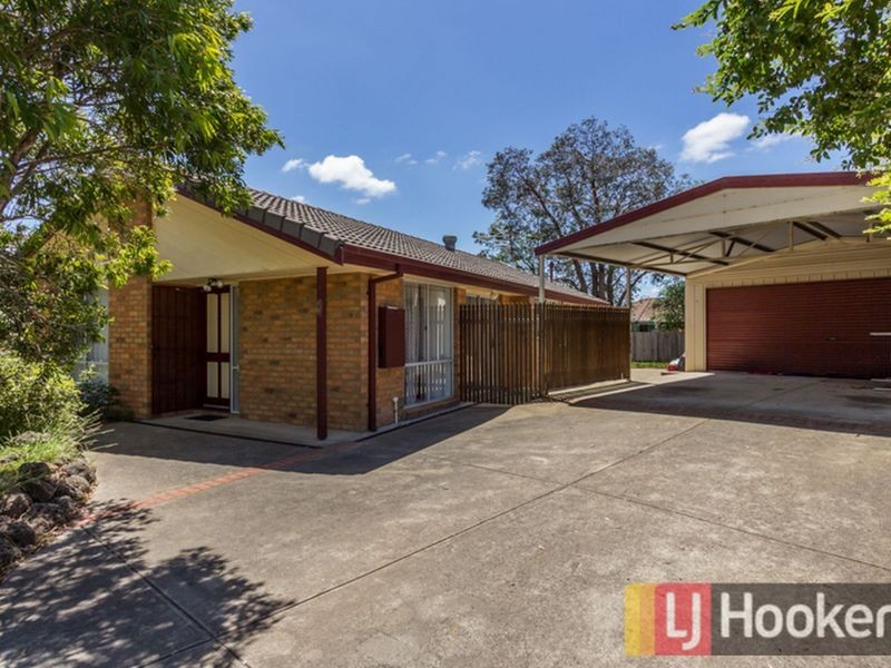 5 Mcmaster Court, Pakenham VIC 3810