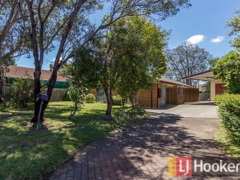 5 Mcmaster Court, Pakenham VIC 3810