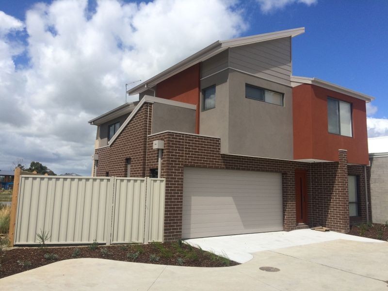 15/7 Cyan Crescent, Officer VIC 3809