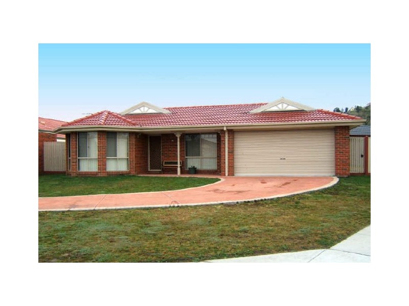 24 Royston Avenue, Berwick VIC 3806