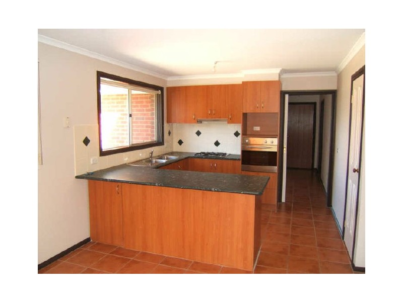 24 Royston Avenue, Berwick VIC 3806