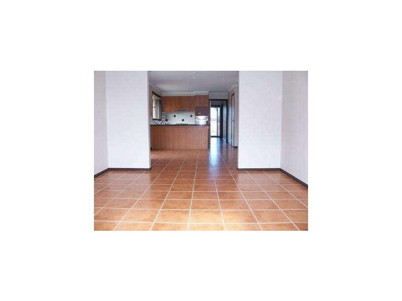 24 Royston Avenue, Berwick VIC 3806