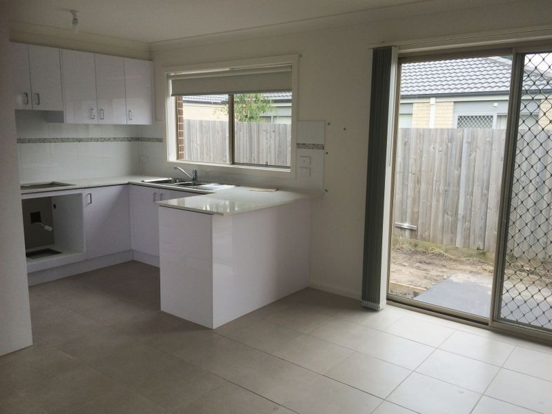 4/5 Melissa Way, Pakenham VIC 3810