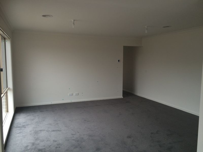 4/5 Melissa Way, Pakenham VIC 3810